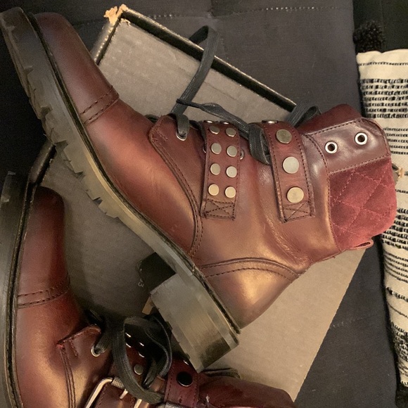 💕TRADE ONLY 4 MICHELLE💕
🥾Authentic Frye Samantha Stud Hiker🥾 - Picture 6 of 14